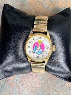 Vintage Disney Bradley Cinderella Womens Swiss Watch 196S Princess Needs Battery